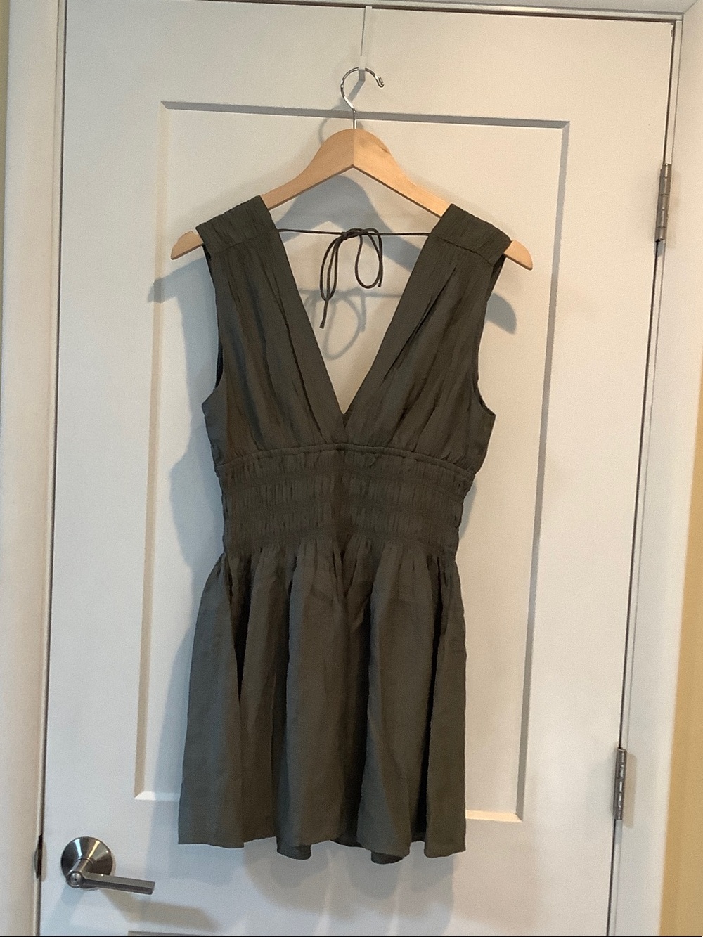 Abercrombie & Fitch Olive Green V-Neck Sleeveless Mini Dress - Picture 2 of 6